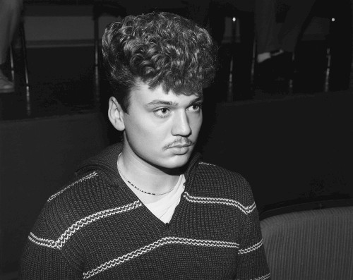 Junger Mann mit Oberlippenbart, Erfurt 1982
